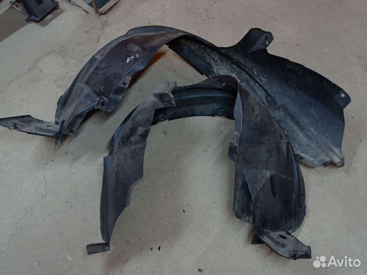 Подкрылки передние Suzuki SX4 2008 год
