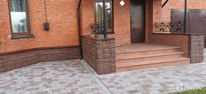 Отделка цоколя дома