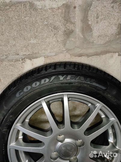 Комплект летних Японских колес 185/65R15