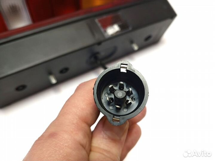 Фонарь задний маз левый/правый