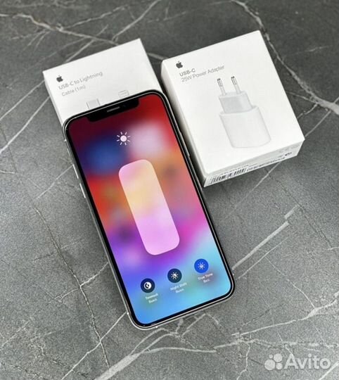 iPhone Xs, 64 ГБ