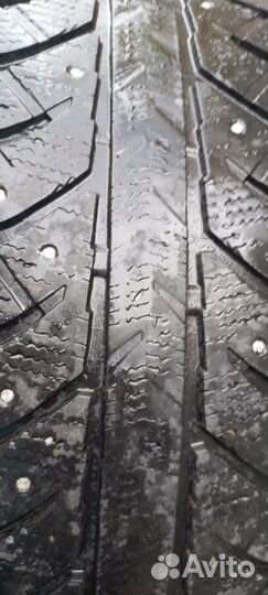 Bridgestone Ice Cruiser 7000 215/60 R17 100T