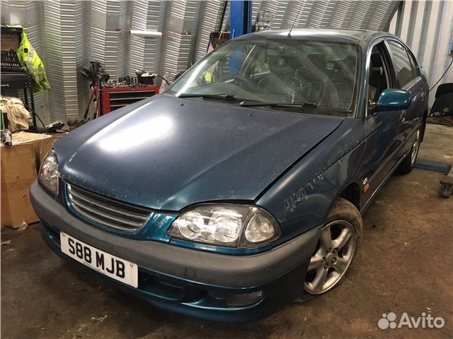 Разбор на запчасти Toyota Avensis 1