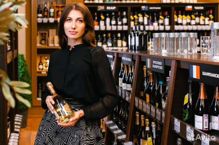 Сотрудник в сетевой магазин