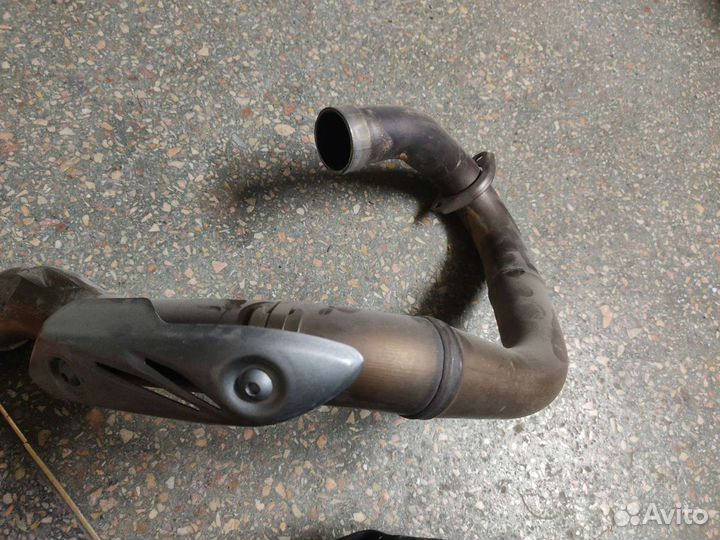 Выхлопное колено