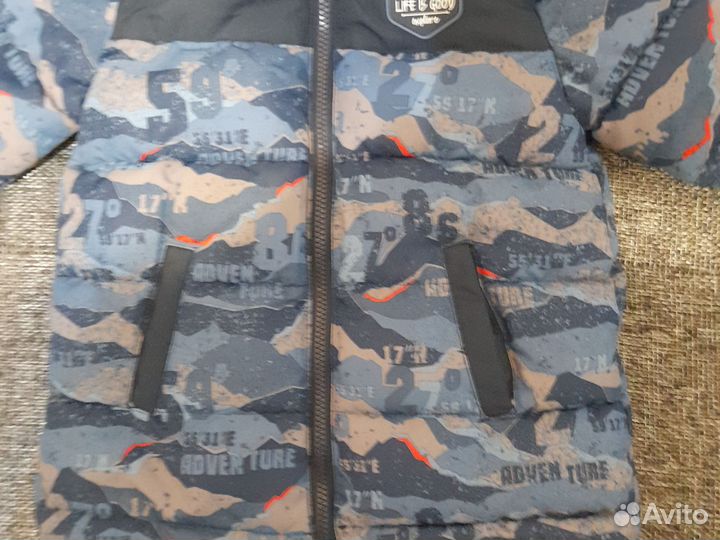 Демисезонная куртка на мальчика 104