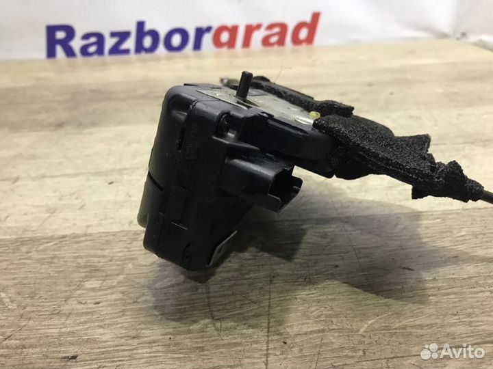 Замок двери задний левый Nissan Juke 1.6 HR16DE