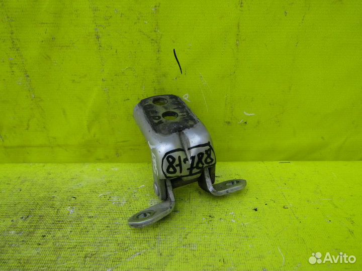 Петля двери Nissan X-Trail (T31) 08-13 г 81788