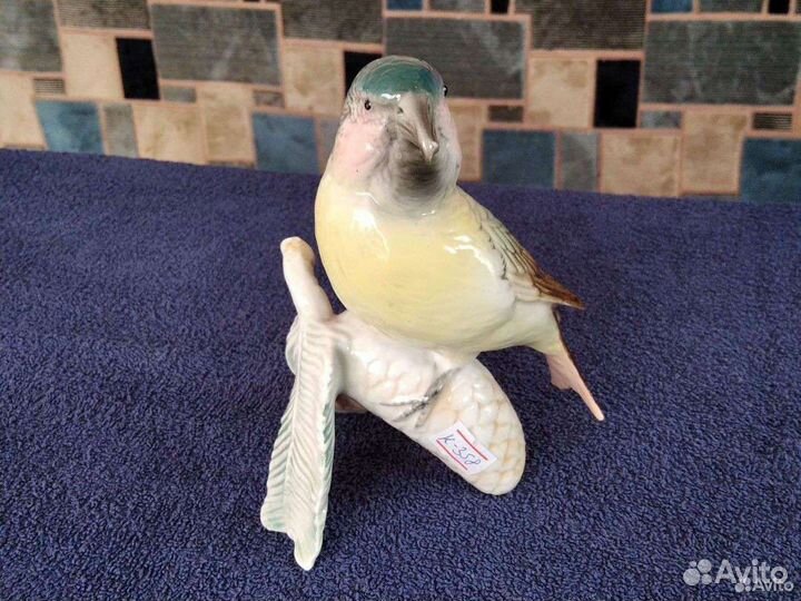 Фарфор. Клёст на шишке. Мануфактура Karl Ens