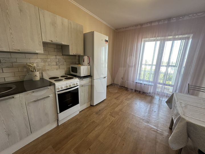 2-к. квартира, 65 м², 9/9 эт.