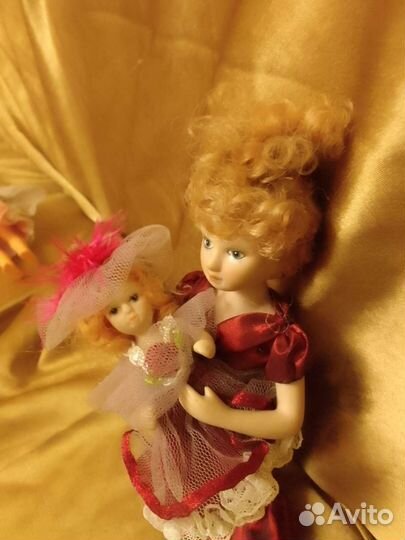 Кукла фарфор