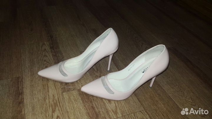 Лаковые туфли-лодочки