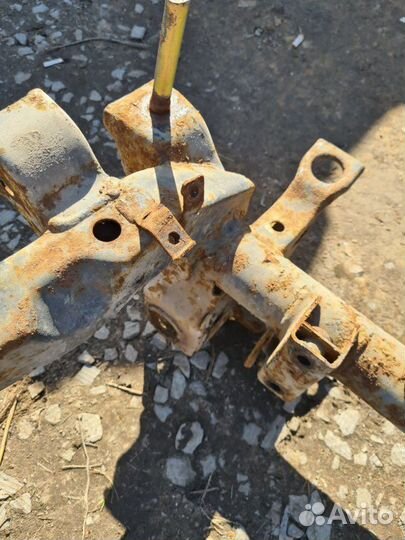 Подрамник передний Mitsubishi Pajero 3 3.5 2001