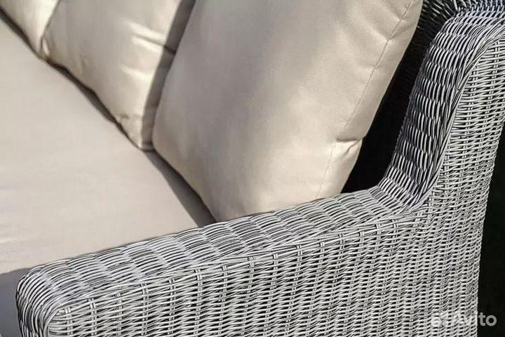Диван плетеный