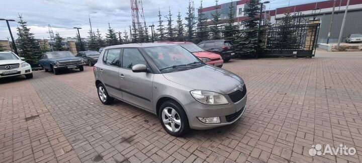 Skoda Fabia 1.6 AT, 2013, 290 000 км