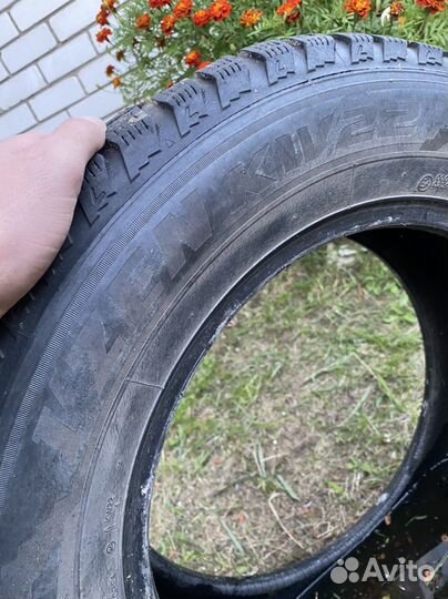 Kumho I'Zen KW22 215/65 R16 98S