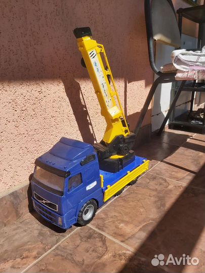 Машина кран игрушка