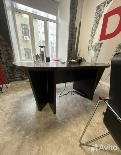 Письменный стол