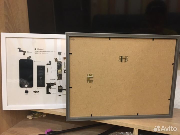 iPhone в рамке