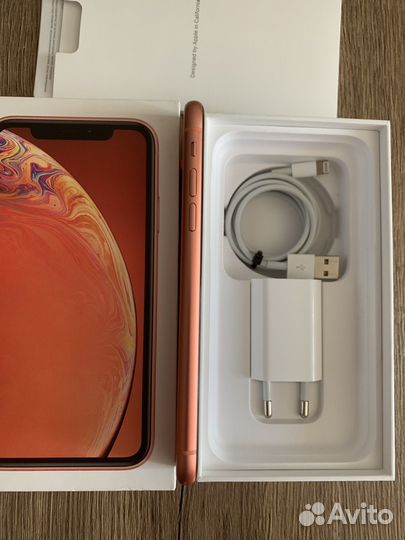 Телефон iPhone XR