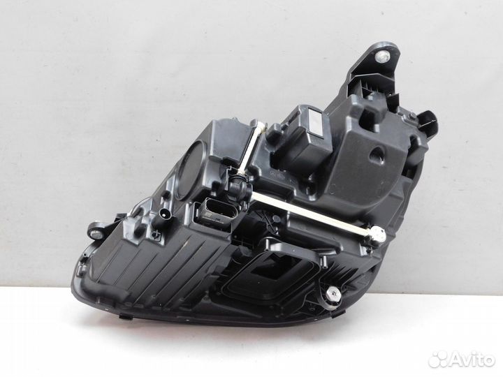 Фара правая Mercedes-Benz E-Class