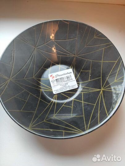 Тарелки, салатник 6 шт