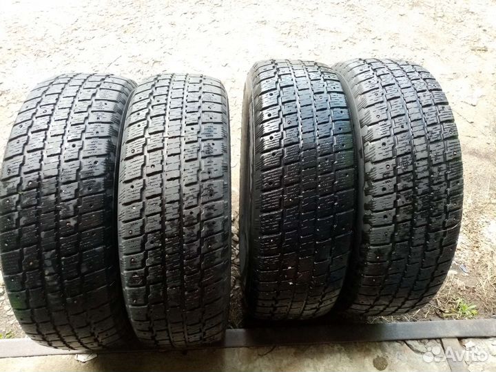 Cooper Weather-Master S/T 2 215/65 R16