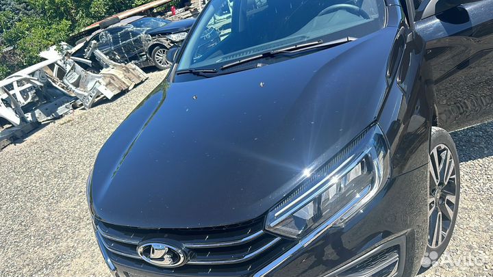 Капот на LADA vesta ng