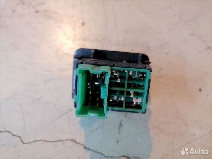 Кнопка регулировки зеркал Nissan Elgrand E51