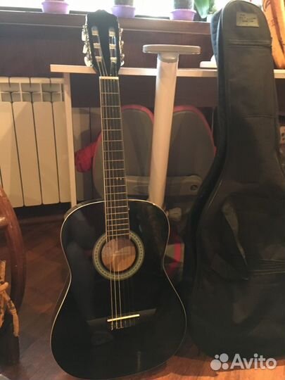 Классическая гитара шестиструнная