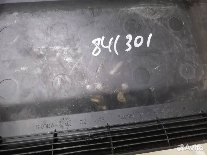 Накладка кузов внутри Skoda Rapid 2012-2020