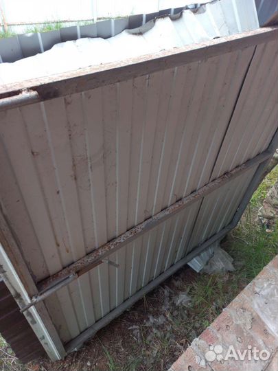 Секционные ворота с калиткой бу