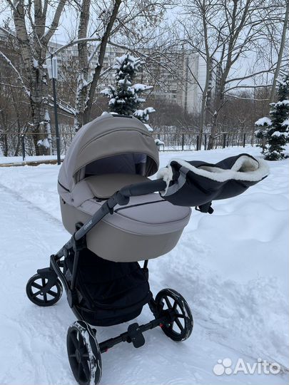 Коляска Pituso Confort plus 2в1