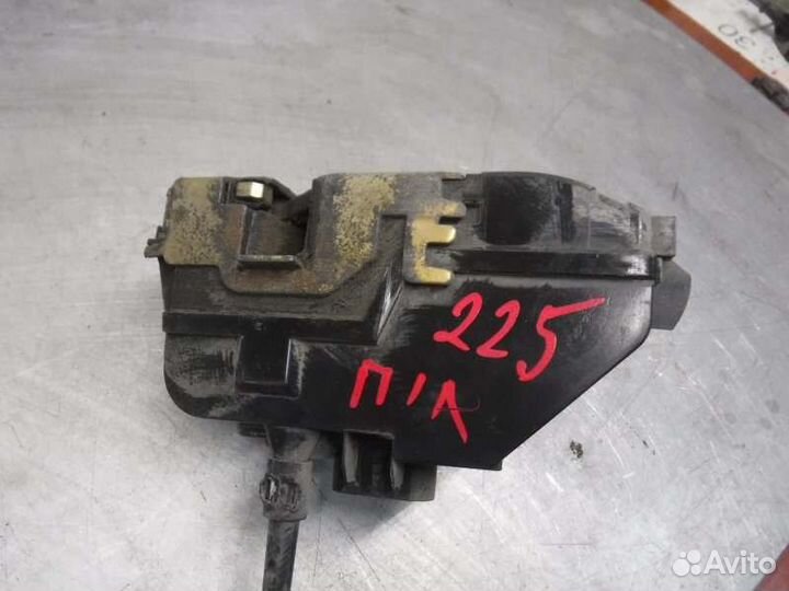 Замок двери передний левый Renault Megane K4M 2005