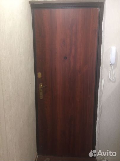Дверь входная металлическая б/у