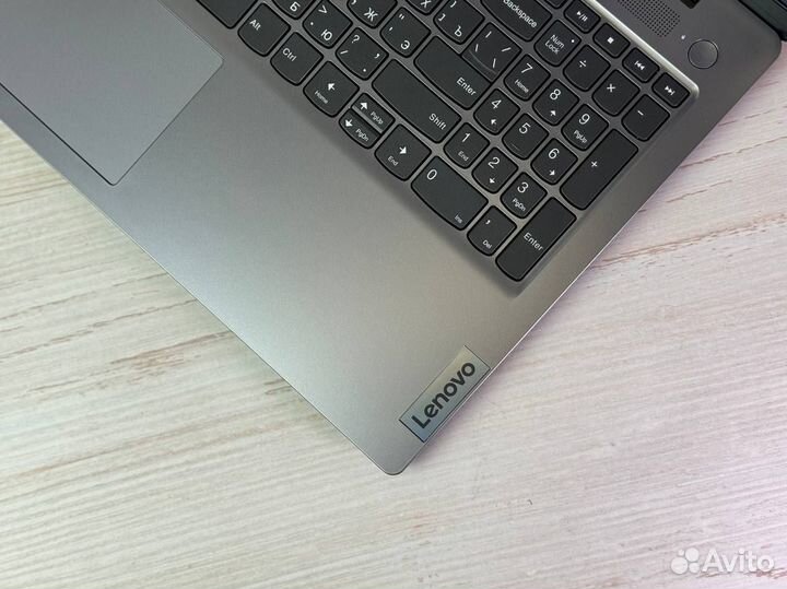 Ноутбук Lenovo Ideapad Slim 3 i5-1335U