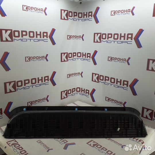 Накладка порога кузова правая hyundai grand stare