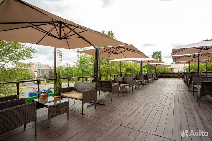 Уличные зонты для кафе на боковой опоре оптом