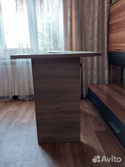 Кухонный стол