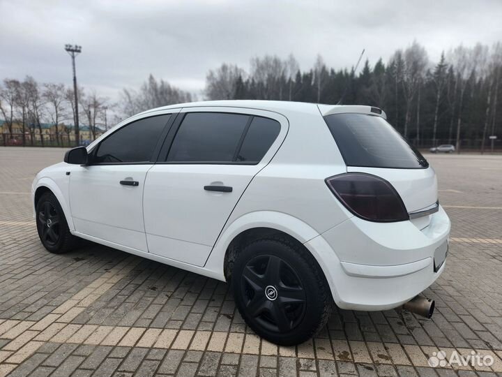 Opel Astra 1.6 МТ, 2012, 185 000 км