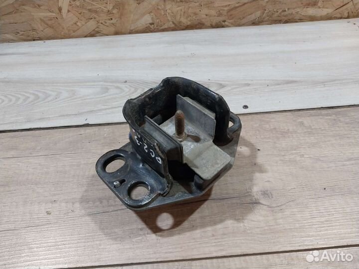 Опора двигателя Renault Symbol 2 правая 1.4 K4J