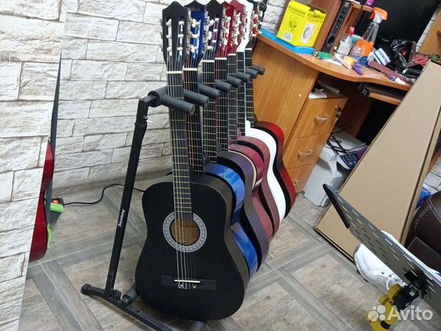 Классическая леворукая гитара с чехлом