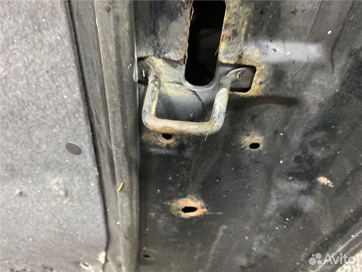 Капот Ford Maverick, 2001