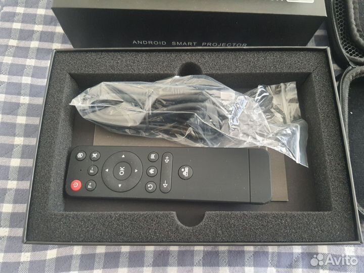 Портативный проектор Byintek P12