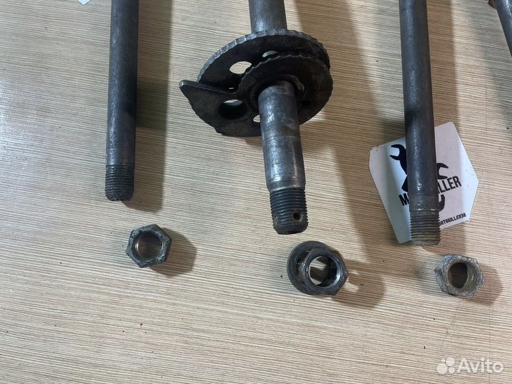 Ось маятника, заднего колеса Yamaha TTR 250 OE