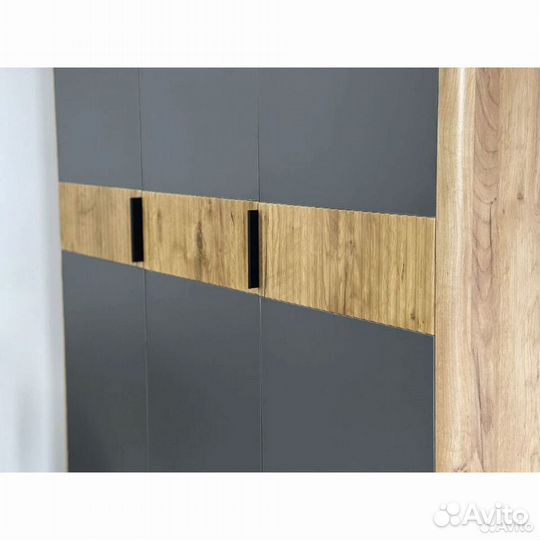 Шкаф трехдверный дуб крафт золотой/графит Адам