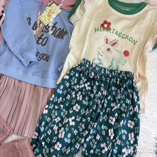 Пакет одежды для девочки 110(98-104) новая