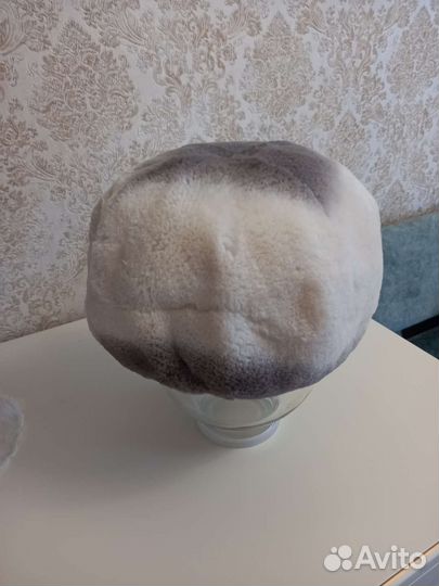 Женские меховые шапки