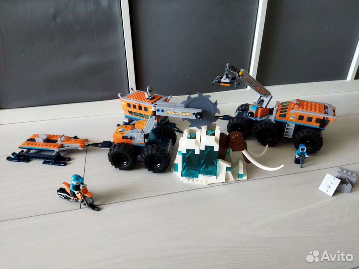 Lego City 60195 передвижная арктическая база