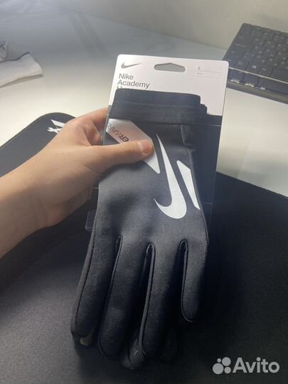 Перчатки Nike Academy Hyperwarm